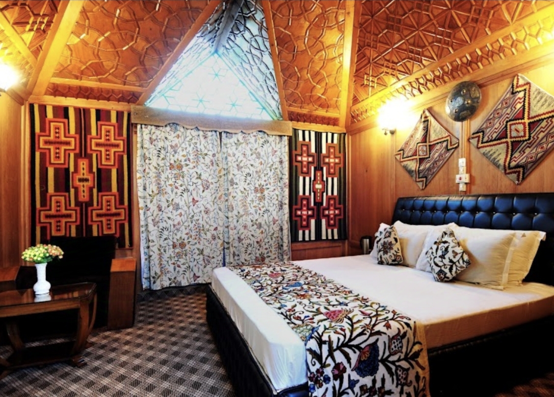 New Jacquline Heritage Houseboats Hotel Image