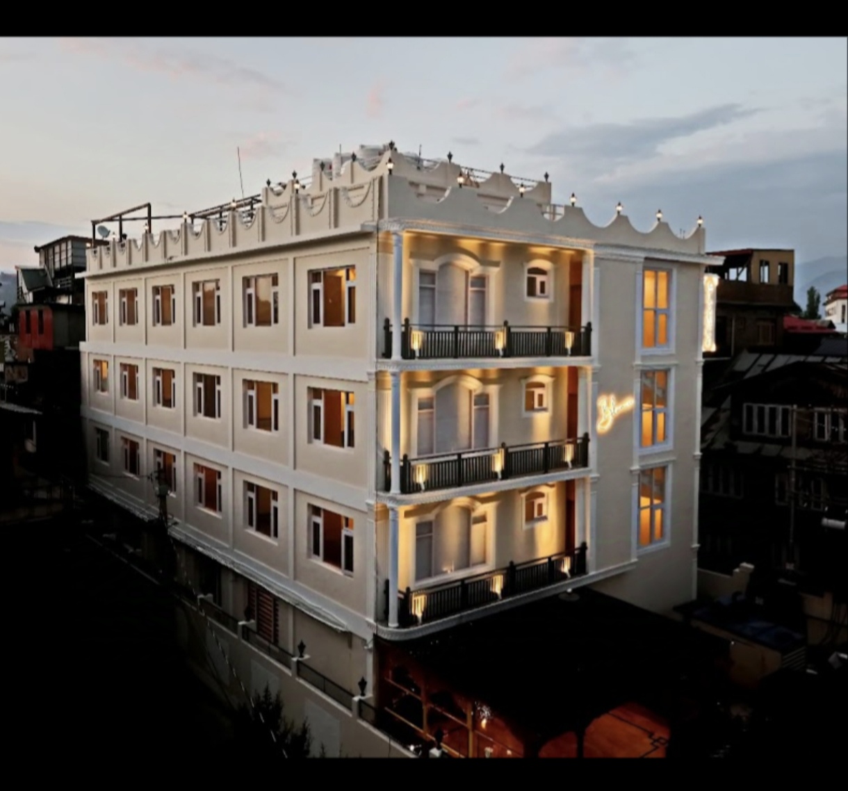 Hotel Blanco Hotel Image