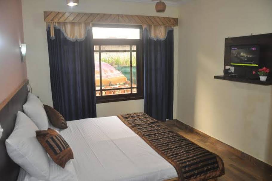 Hotel Kashmir Inn Hotel Image