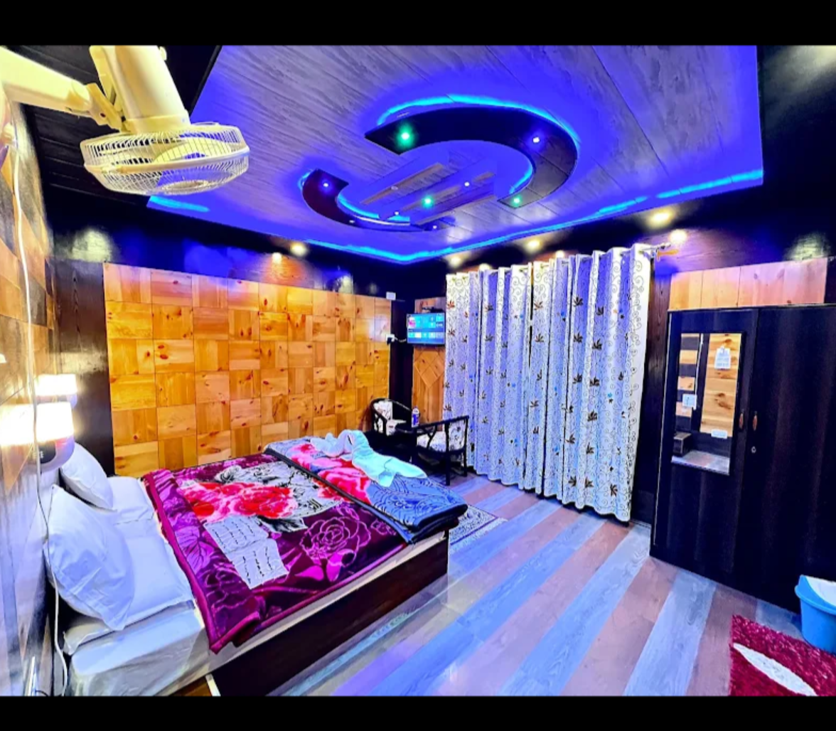 Hotel Sonamarg Inn Hotel Image