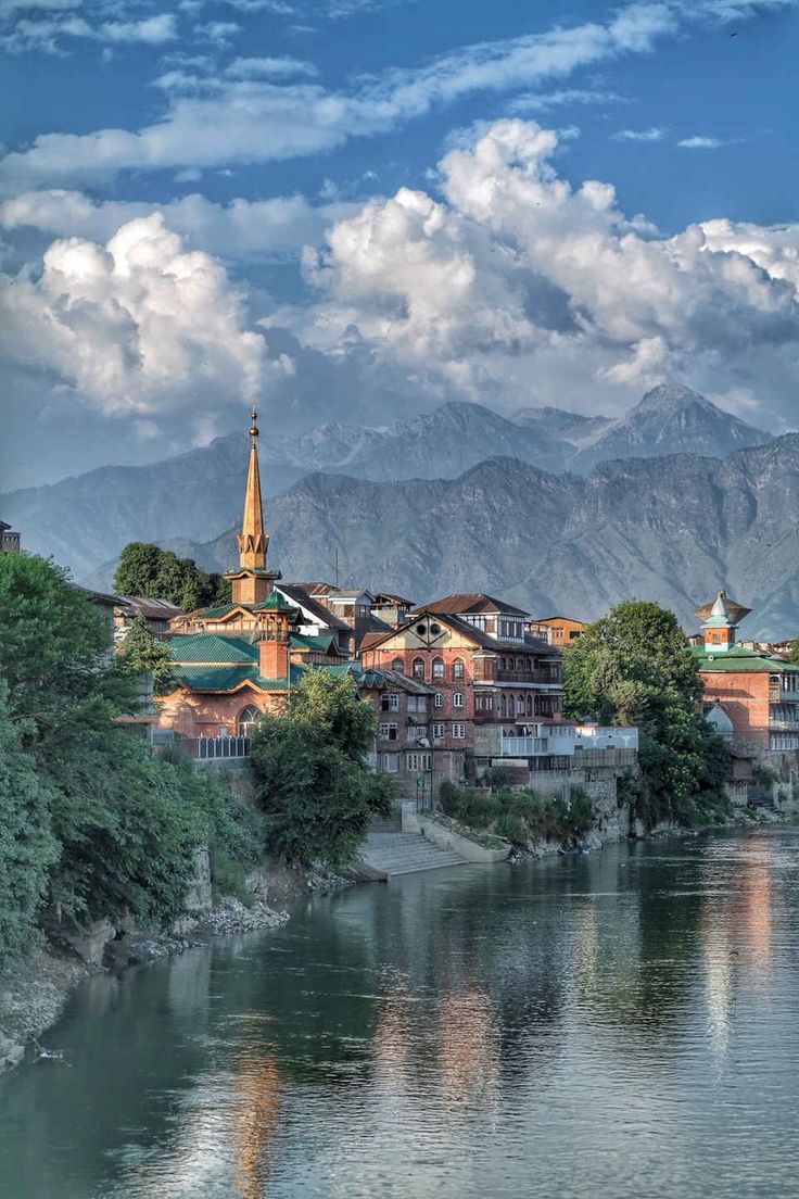 Cheapest tour package for kashmir 